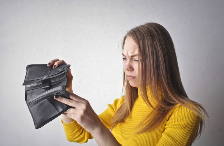 Sortir du découvert bancaire : un plan en trois étapes