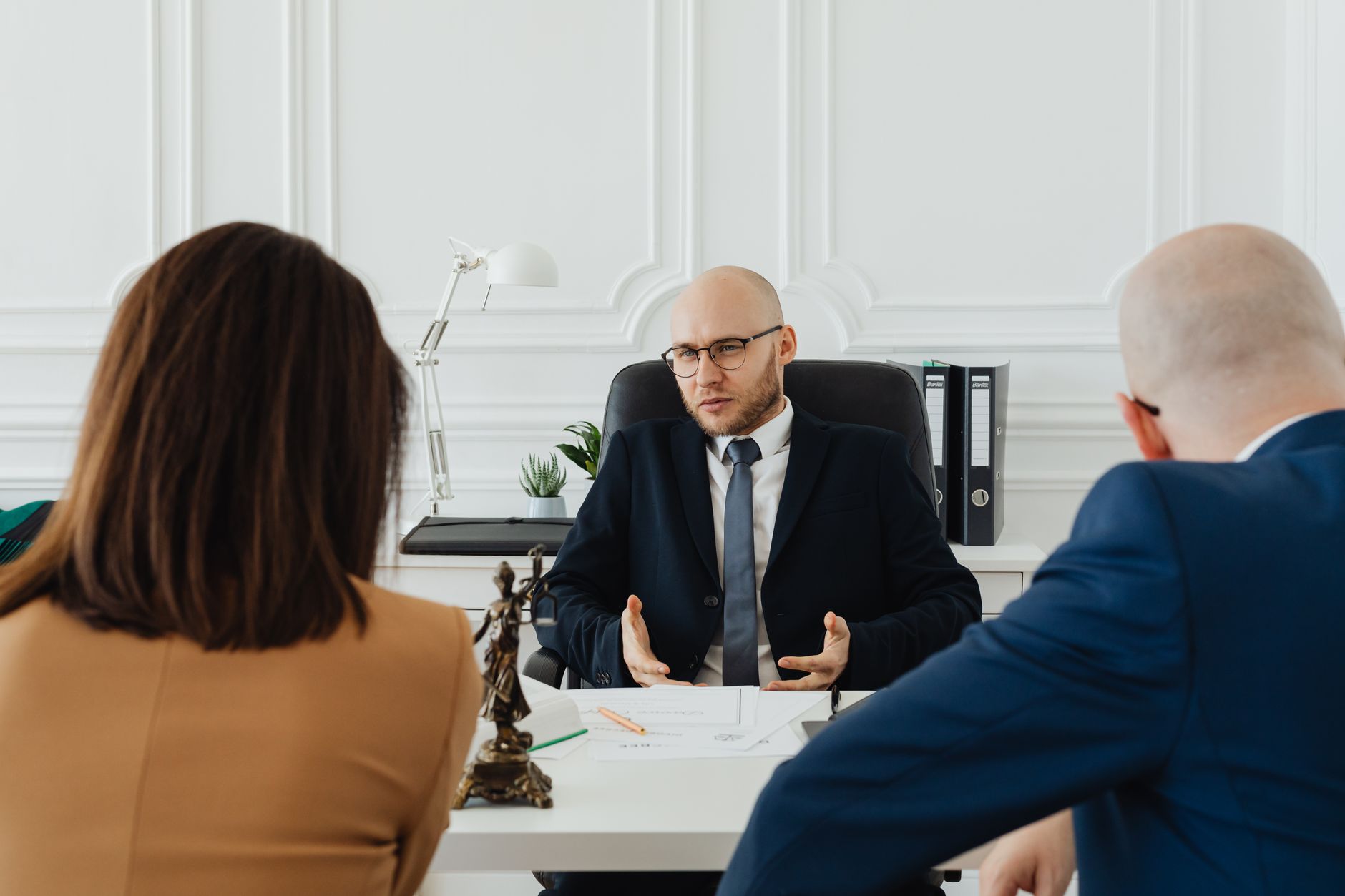 Comprendre avant de comparer, comparer avant de décider